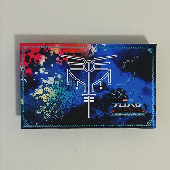Ulta Beauty X Thor Love and Thunder Valkyrie Eye Palette - Picture 3 of 6